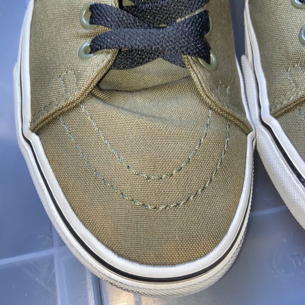 Vans - Picture 3 of 6